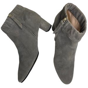 CLARKS 'Grace Iris' Pale Gray Faux Suede Zip Heeled Ankle Boots Women's Size 9.5